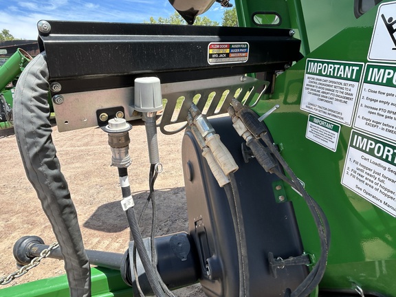 2023 Brent 1596 Grain Cart