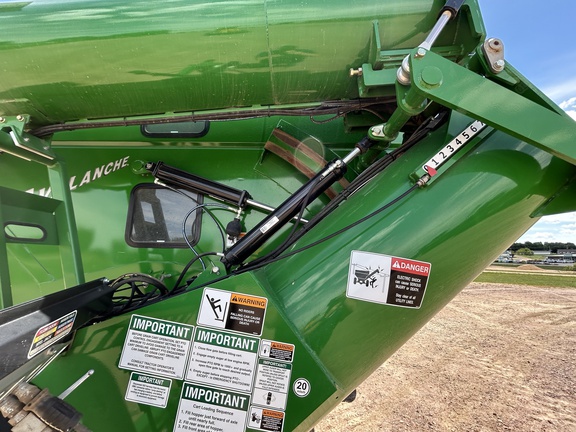 2023 Brent 1596 Grain Cart