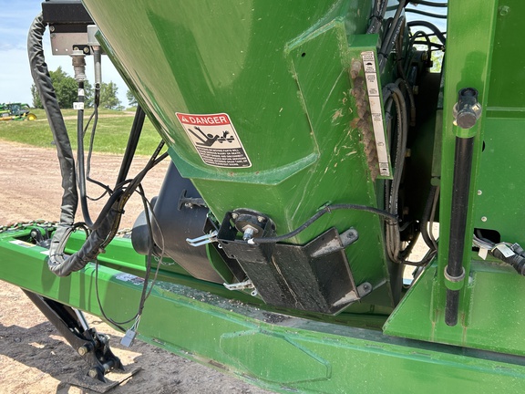 2023 Brent 1596 Grain Cart
