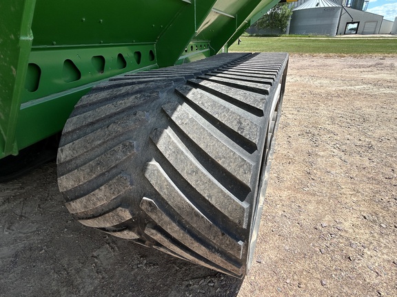 2023 Brent 1596 Grain Cart