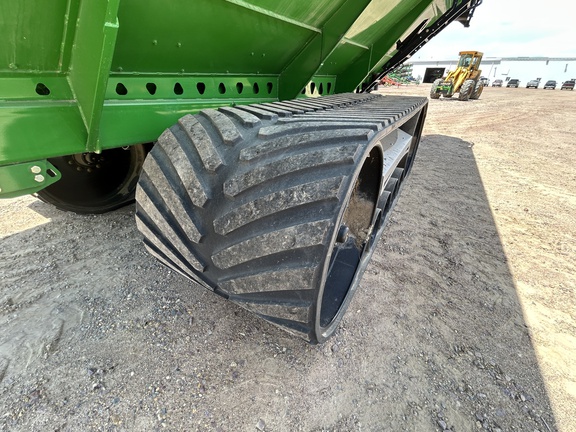 2023 Brent 1596 Grain Cart