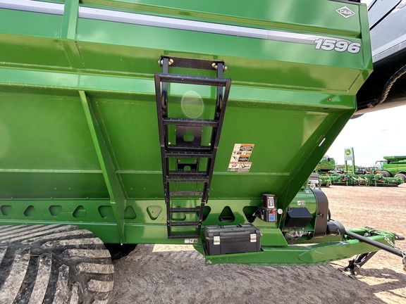 2023 Brent 1596 Grain Cart