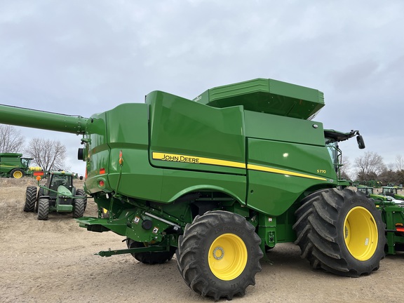 2024 John Deere S770 Combine