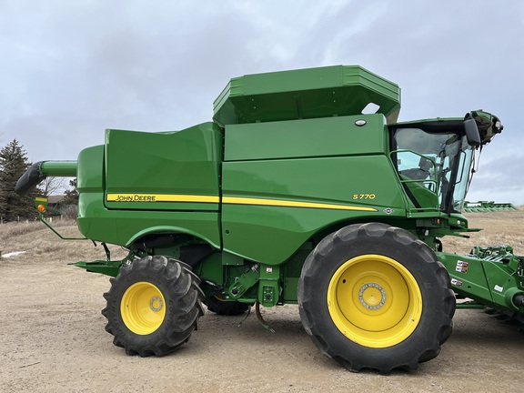 2024 John Deere S770 Combine