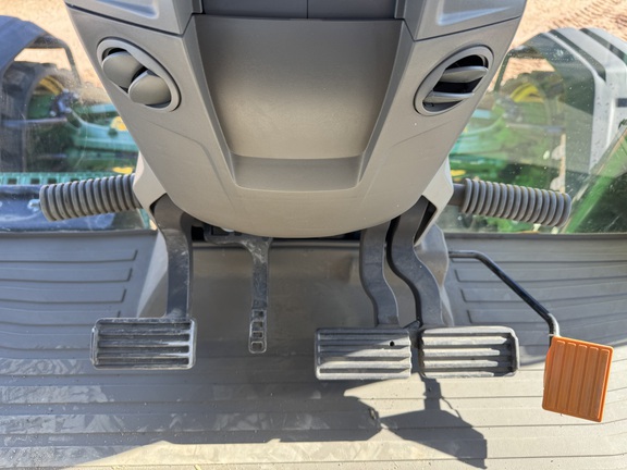 2022 John Deere 8RX 370 Tractor Rubber Track