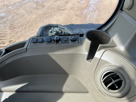 2023 John Deere 9RT 520 Tractor Rubber Track