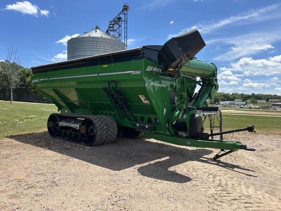 2024 Brent 1598 Grain Cart