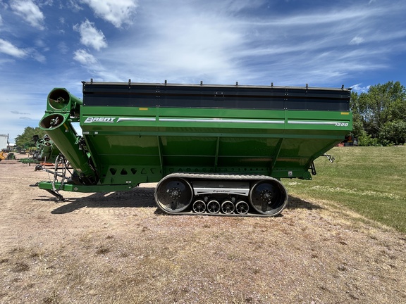 2024 Brent 1598 Grain Cart