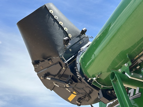 2024 Brent 1598 Grain Cart