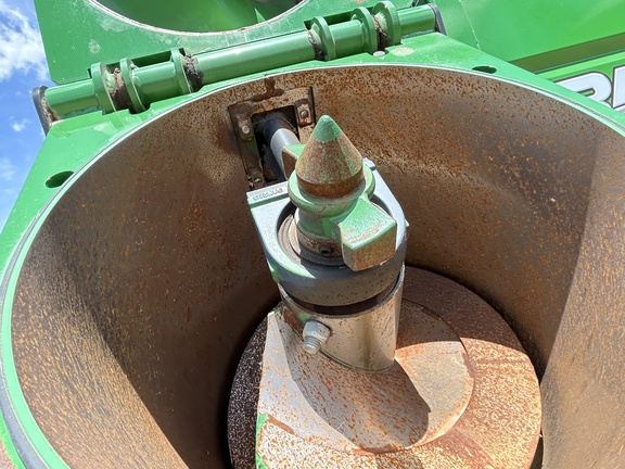 2024 Brent 1598 Grain Cart