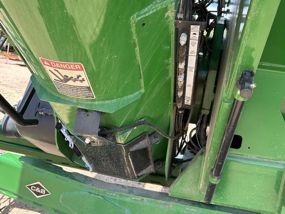 2024 Brent 1598 Grain Cart