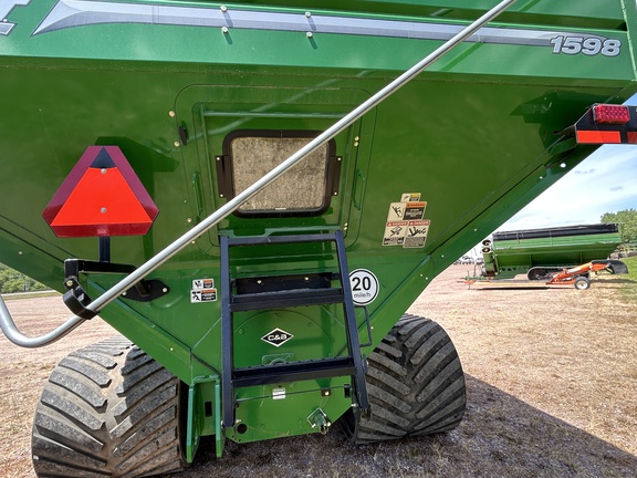 2024 Brent 1598 Grain Cart