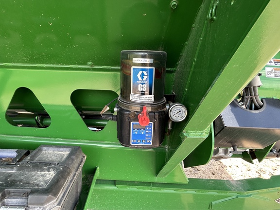 2024 Brent 1598 Grain Cart