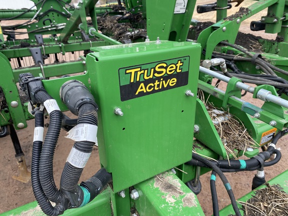 2024 John Deere 2230LL Field Cultivator