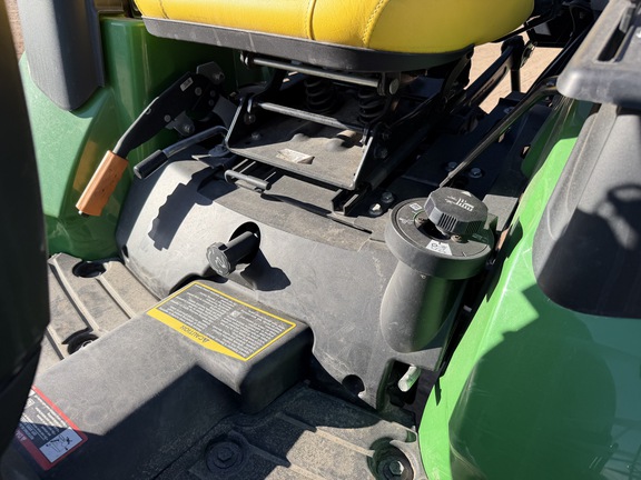 2023 John Deere 2025R Tractor Compact