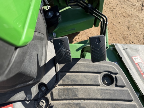 2023 John Deere 2025R Tractor Compact