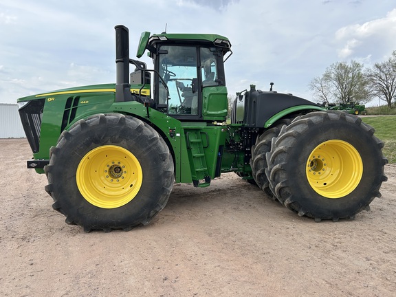 2024 John Deere 9R 440 Tractor 4WD