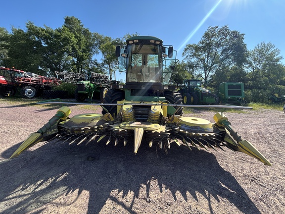 1999 John Deere 6850 Forage Harvester