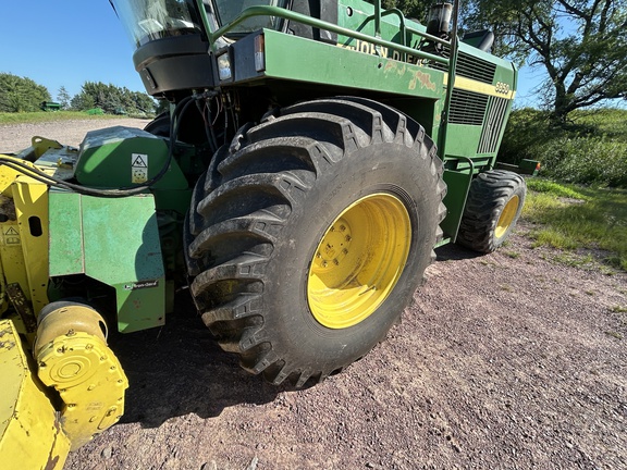 1999 John Deere 6850 Forage Harvester
