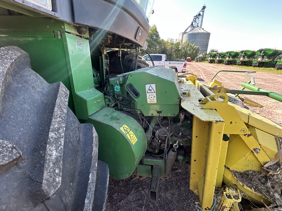 1999 John Deere 6850 Forage Harvester
