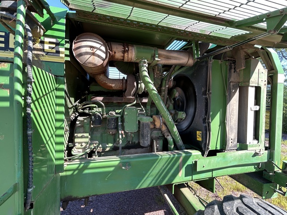 1999 John Deere 6850 Forage Harvester