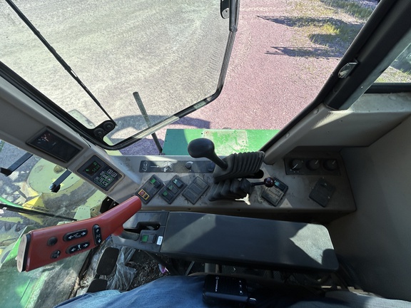 1999 John Deere 6850 Forage Harvester