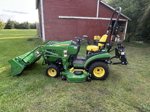 2016 John Deere 1025R Tractor Compact