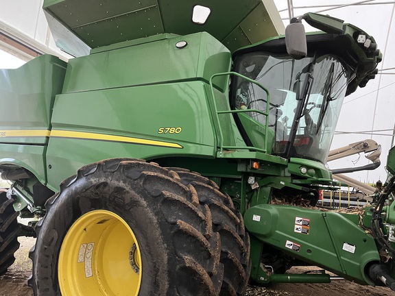 2023 John Deere S780 Combine