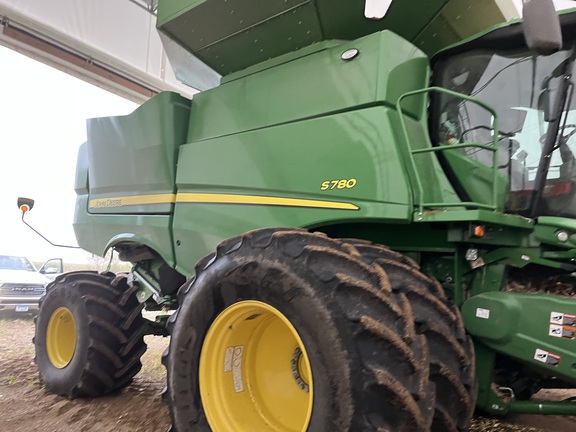 2023 John Deere S780 Combine