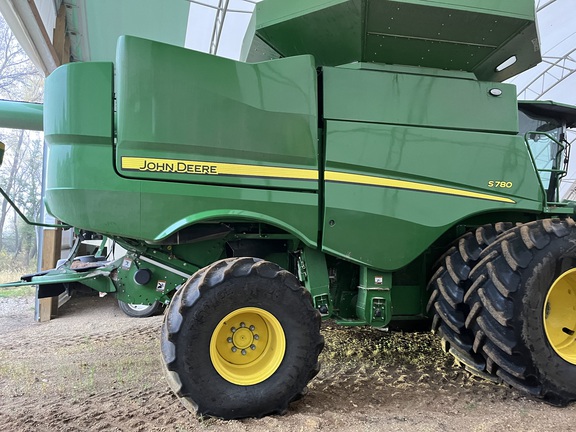 2023 John Deere S780 Combine