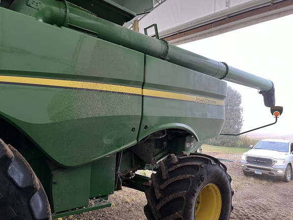 2023 John Deere S780 Combine