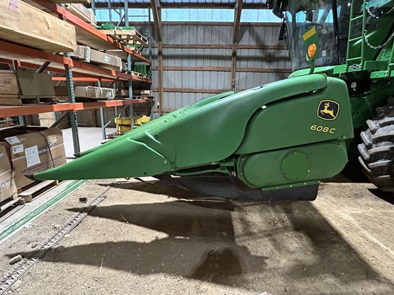 2010 John Deere 608C StalkMaster Header Corn Head