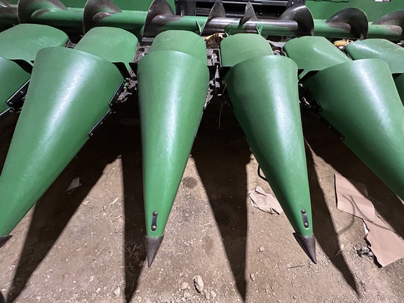 2010 John Deere 608C StalkMaster Header Corn Head