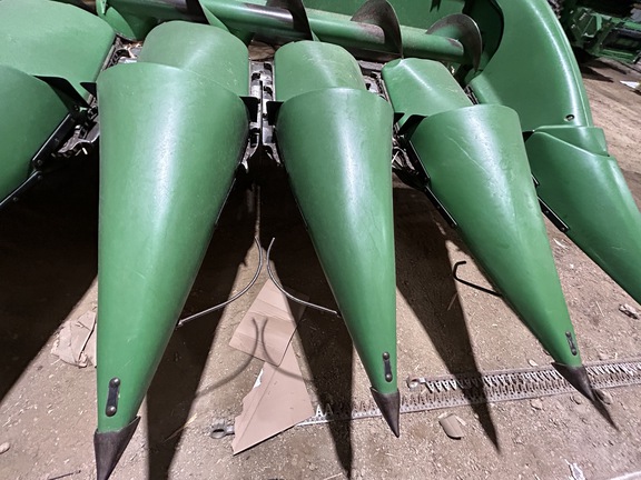 2010 John Deere 608C StalkMaster Header Corn Head