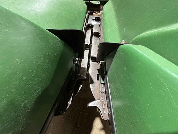 2010 John Deere 608C StalkMaster Header Corn Head