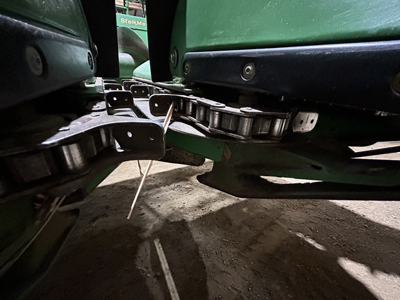 2010 John Deere 608C StalkMaster Header Corn Head