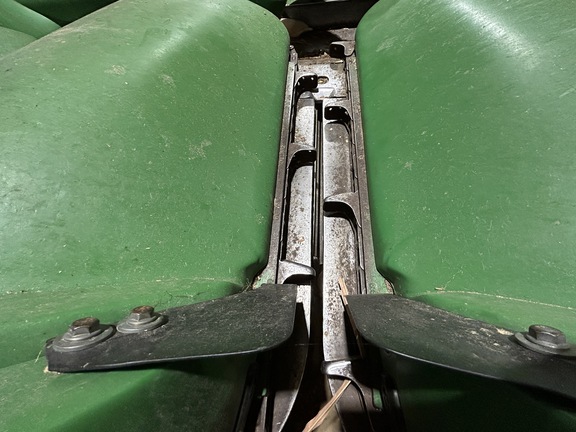 2010 John Deere 608C StalkMaster Header Corn Head