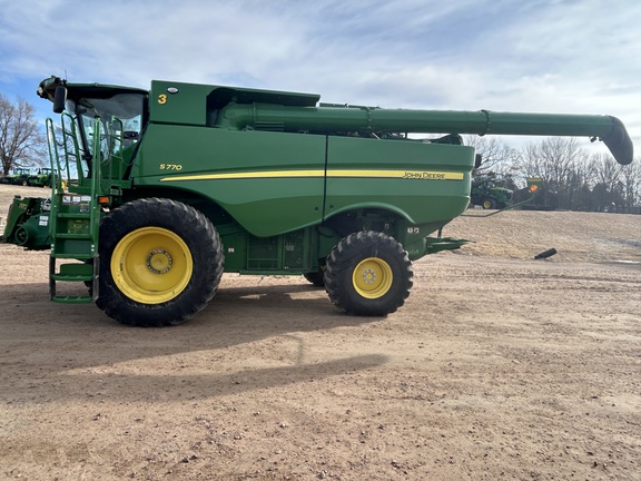 2023 John Deere S770 Combine