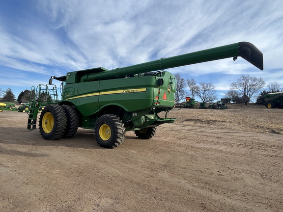 2023 John Deere S770 Combine