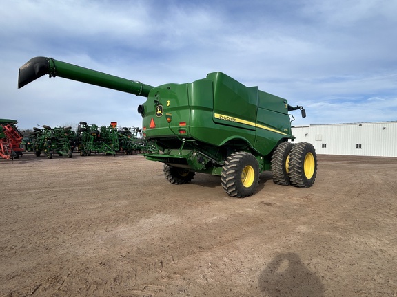 2023 John Deere S770 Combine
