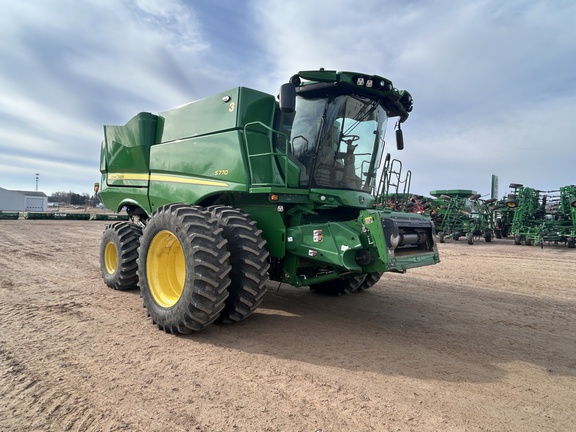 2023 John Deere S770 Combine