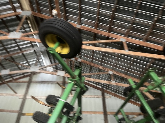 2005 John Deere 2410 Chisel Plow