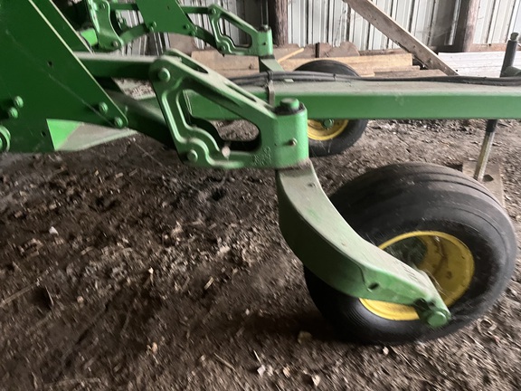 2005 John Deere 2410 Chisel Plow