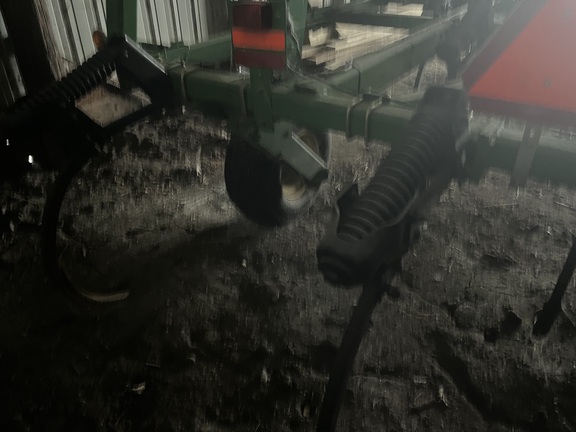 2005 John Deere 2410 Chisel Plow