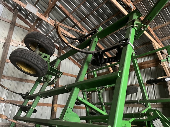 2005 John Deere 2410 Chisel Plow