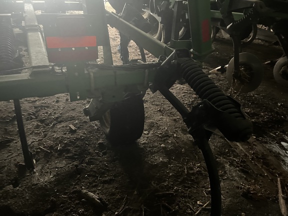 2005 John Deere 2410 Chisel Plow
