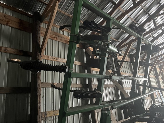 2005 John Deere 2410 Chisel Plow