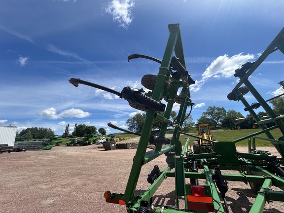 2005 John Deere 2410 Chisel Plow
