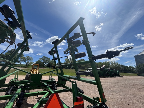 2005 John Deere 2410 Chisel Plow