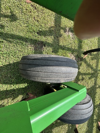 2009 John Deere 2210 Field Cultivator